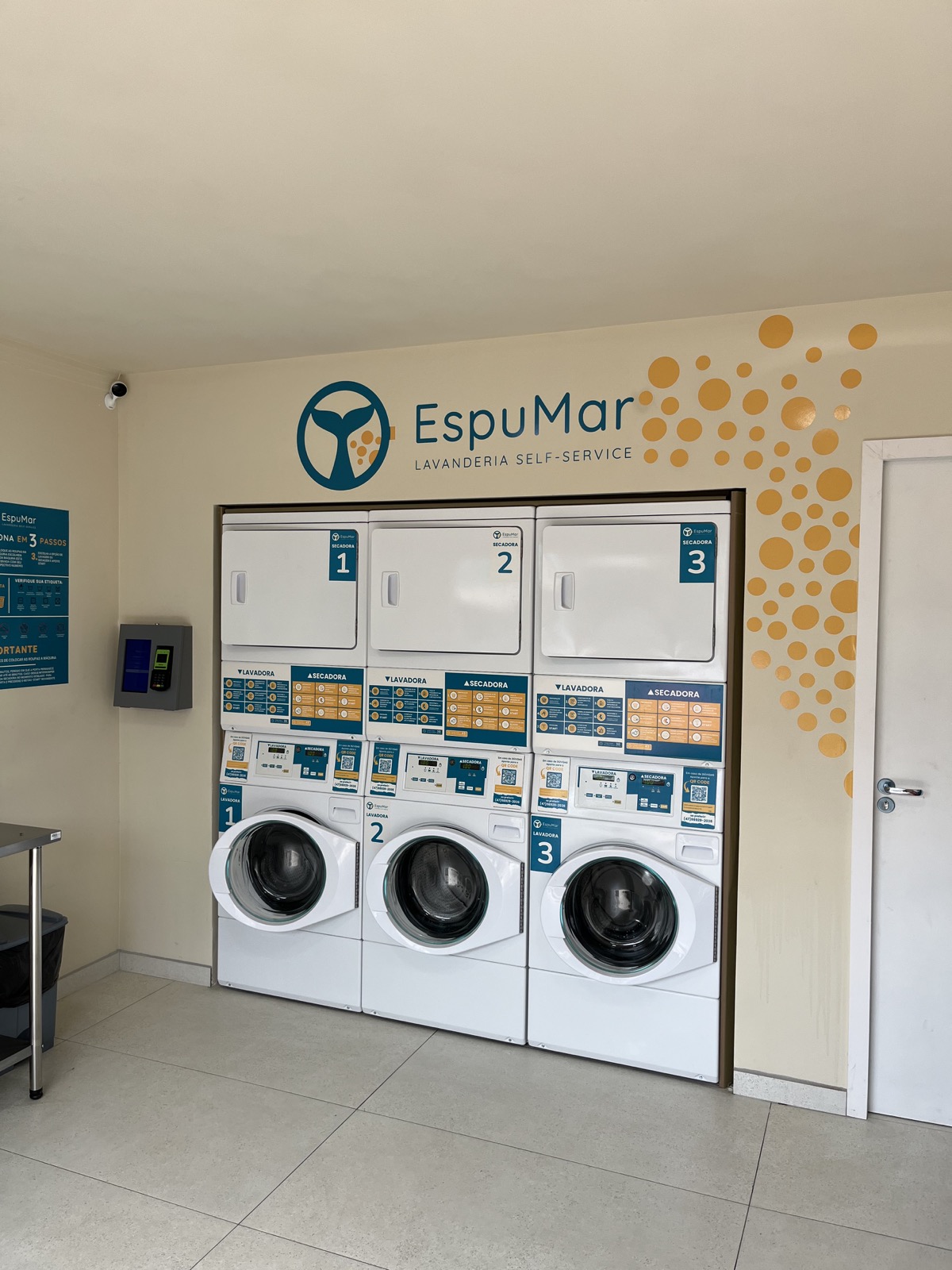 Máquinas da EspuMar vistas pelo lado esquerdo